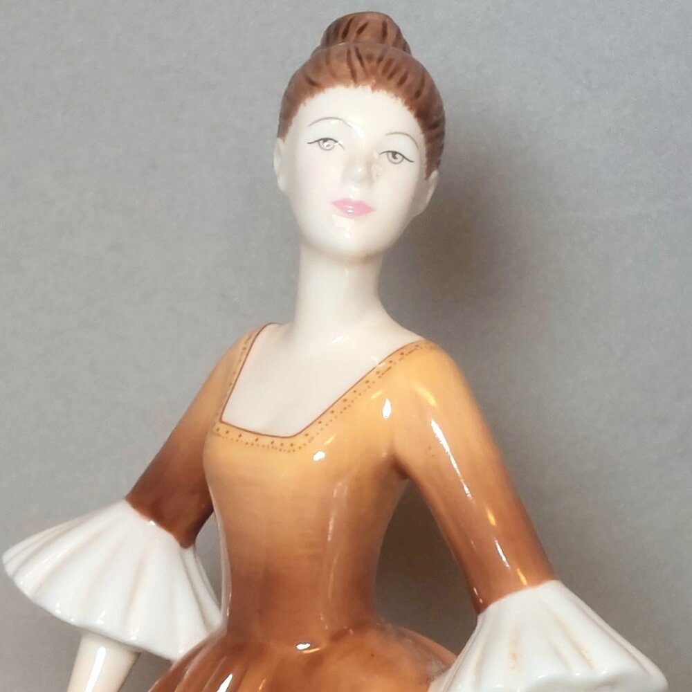 Royal Doulton "Stephanie" Vintage Home/Office Collectible Decor Statue Figurine - Picture 2 of 16